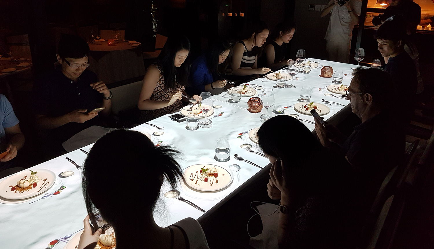 网红投影餐厅